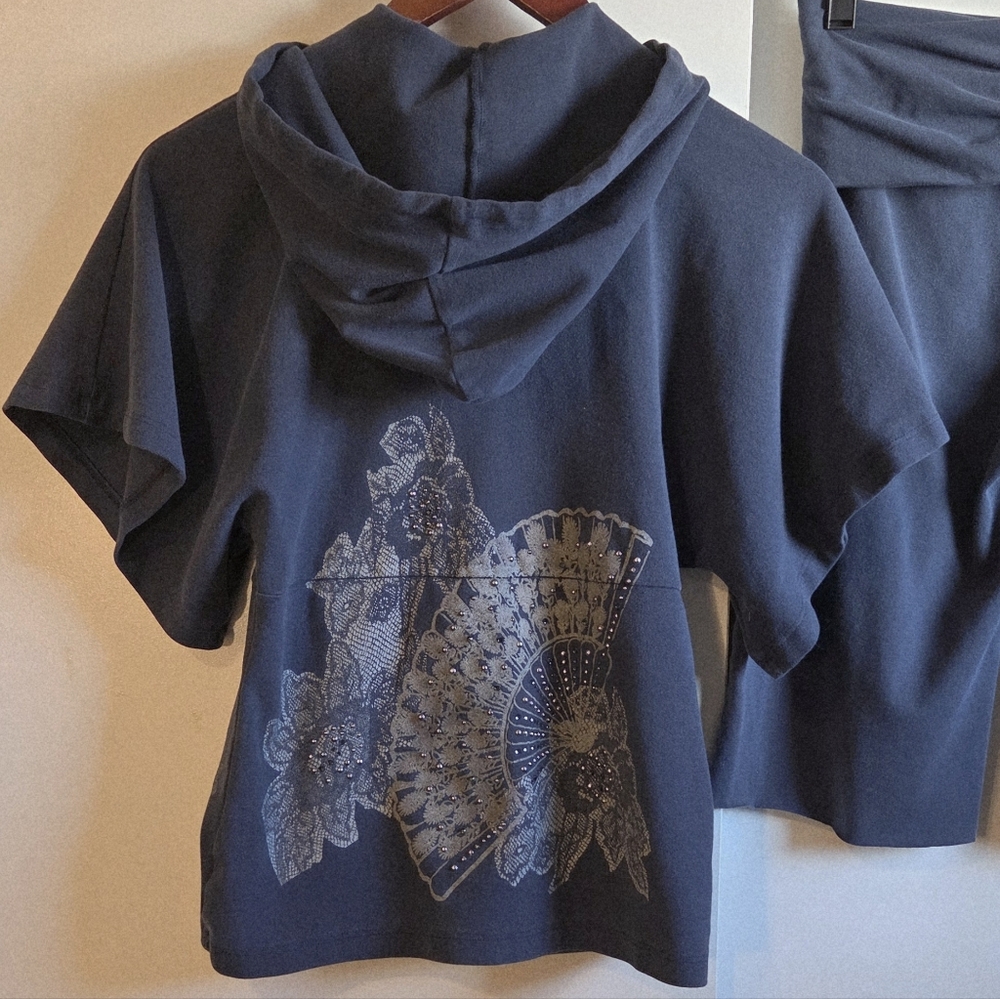 Yogi Navy Blue Embellished Hoodie and Short Set Sz S/M - Picture 10 of 14